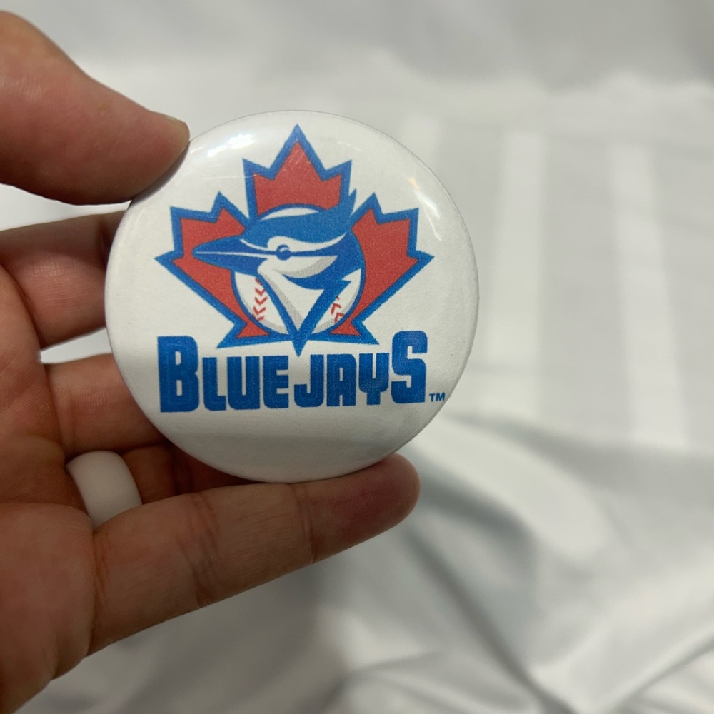 Blue Jays vintage button. Mint condition. - Picture 7 of 9